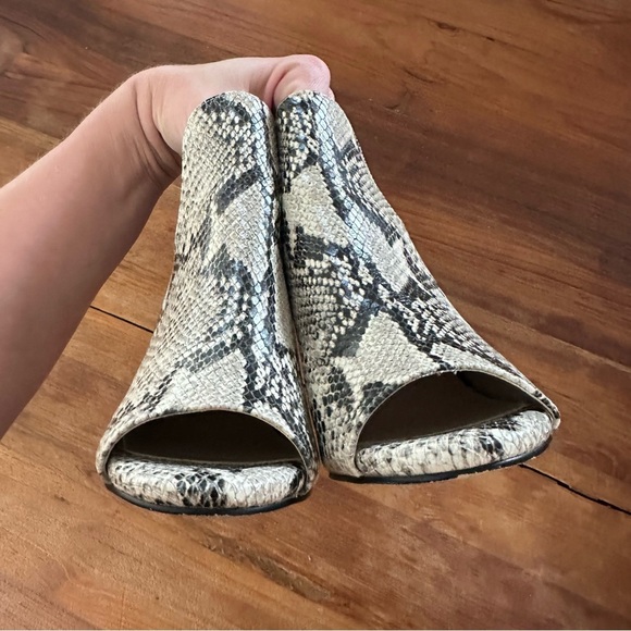Cole Haan Snake Print Leather Peep Toe Block Heel Booties Size 6.5B Statement - Picture 2 of 13